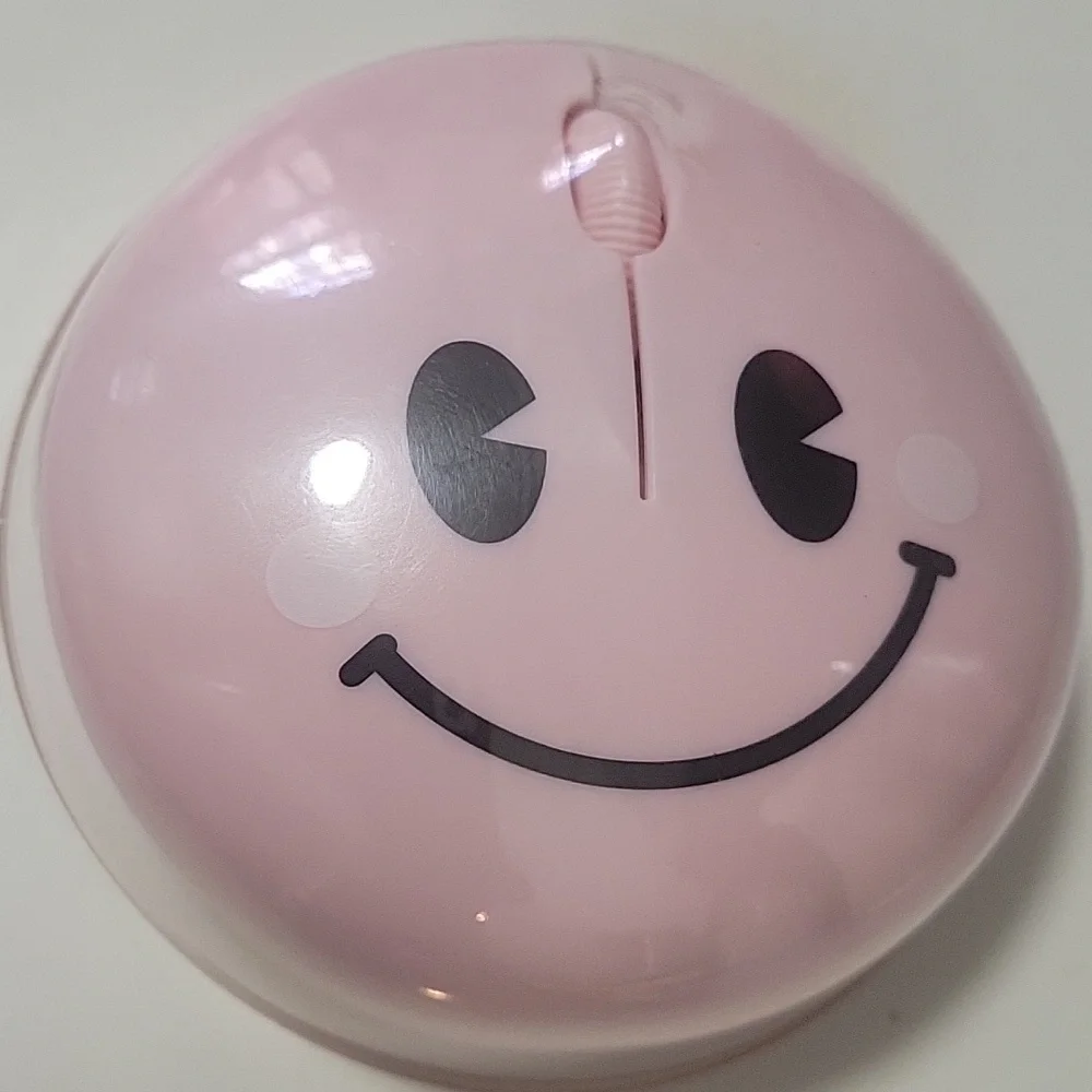 Target Bulleye' Playground Smiley Face Wireless Mouse USB- A Wireless Receiver